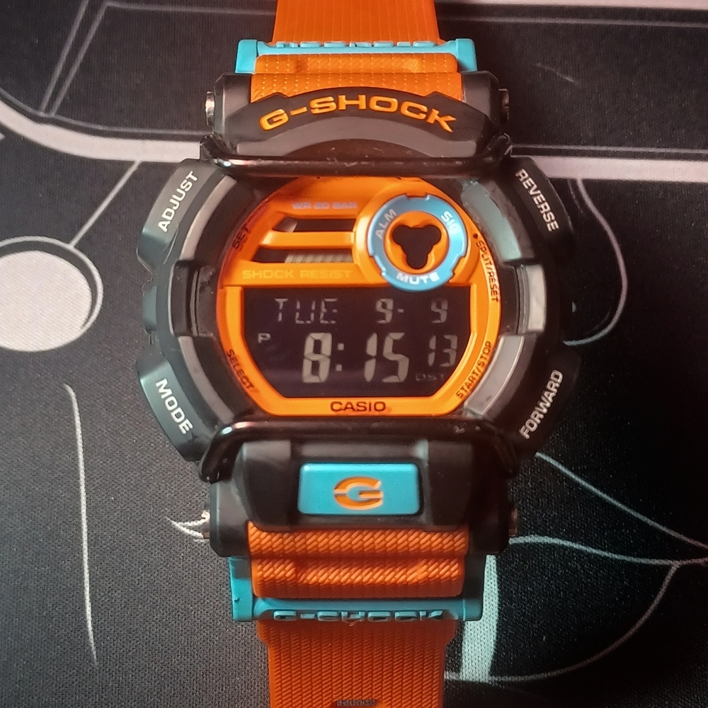 CASIO G-SHOCK GD400DN - Picture 2 of 12